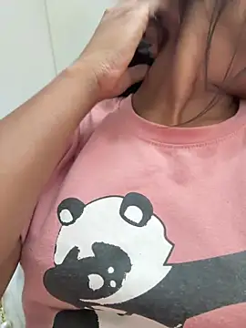 Snapshot of HeerStd chatting on 04/08/26, 05:07 HeerStd online show from 04/08/26, 05:07