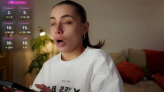 Snapshot of KateCarrey chatting on 04/15/26, 03:19 KateCarrey online show from 04/15/26, 03:19