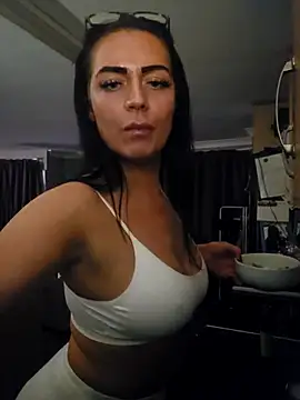 KissMeKylie online show from 11/07/25, 11:05