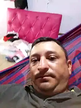 Snapshot of arnaldof50 chatting on 10/13/25, 08:31 arnaldof50 online show from 10/13/25, 08:31