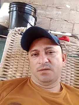 Snapshot of arnaldof50 chatting on 11/06/25, 12:17 arnaldof50 online show from 11/06/25, 12:17