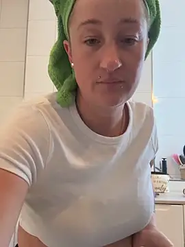 Snapshot of Rozendefotz chatting on 03/03/26, 08:31 Rozendefotz online show from 03/03/26, 08:31