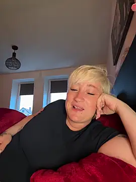 Snapshot of Rozendefotz chatting on 03/30/26, 06:03 Rozendefotz online show from 03/30/26, 06:03