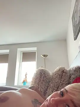 Snapshot of Rozendefotz chatting on 04/01/26, 01:41 Rozendefotz online show from 04/01/26, 01:41