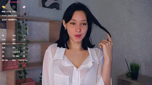 Snapshot of IrenePlamer chatting on 11/14/25, 08:07 IrenePlamer online show from 11/14/25, 08:07