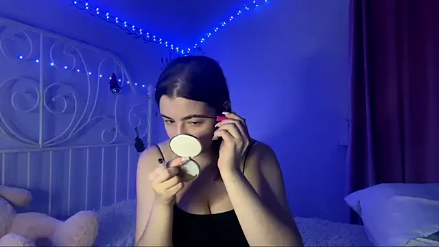 Snapshot of HoneyMist chatting on 10/04/25, 06:06 HoneyMist online show from 10/04/25, 06:06