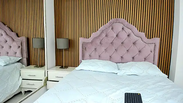 RoxanneStorm  online show from 11/24/25, 12:38