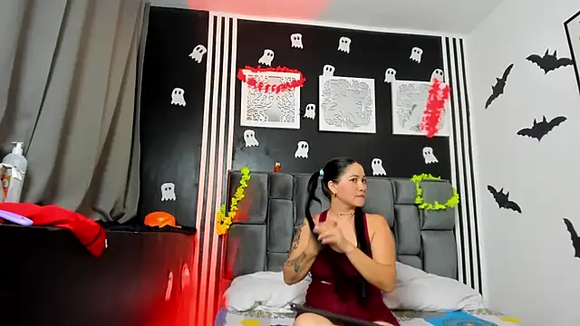 Snapshot of Hornycouple_Hot chatting on 10/22/25, 07:24 Hornycouple Hot online show from 10/22/25, 07:24