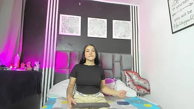 Snapshot of Hornycouple_Hot chatting on 11/01/25, 07:38 Hornycouple Hot online show from 11/01/25, 07:38