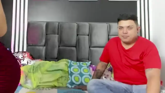 Snapshot of Hornycouple_Hot chatting on 11/15/25, 07:43 Hornycouple Hot online show from 11/15/25, 07:43