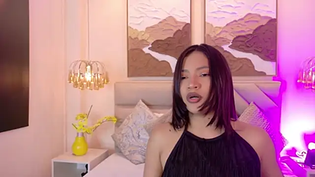 Snapshot of kendalFox_ chatting on 12/19/25, 02:51 kendalFox online show from 12/19/25, 02:51