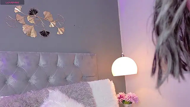 Snapshot of kendalFox_ chatting on 02/22/26, 11:31 kendalFox online show from 02/22/26, 11:31