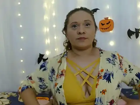 NoraParkeer online show from 10/14/25, 07:14