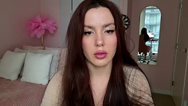 Snapshot of SirenSwitch chatting on 11/12/25, 09:47 SirenSwitch online show from 11/12/25, 09:47