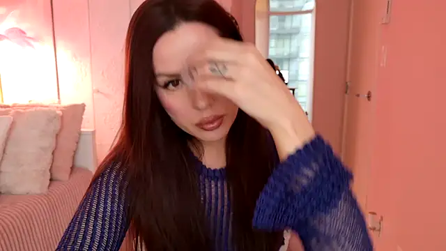 Snapshot of SirenSwitch chatting on 03/18/26, 09:29 SirenSwitch online show from 03/18/26, 09:29