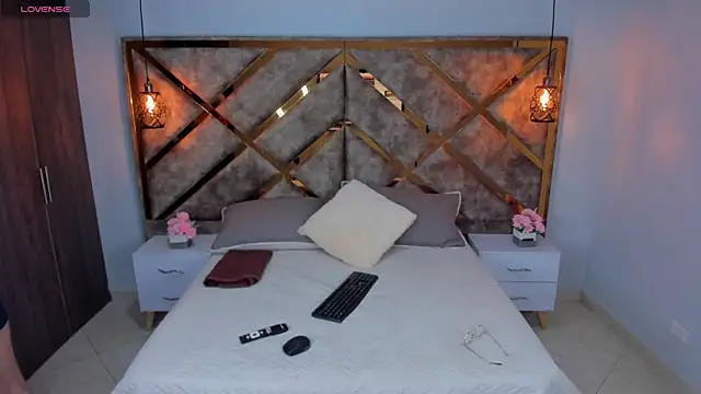 Lucia jane online show from 04/18/26, 08:20