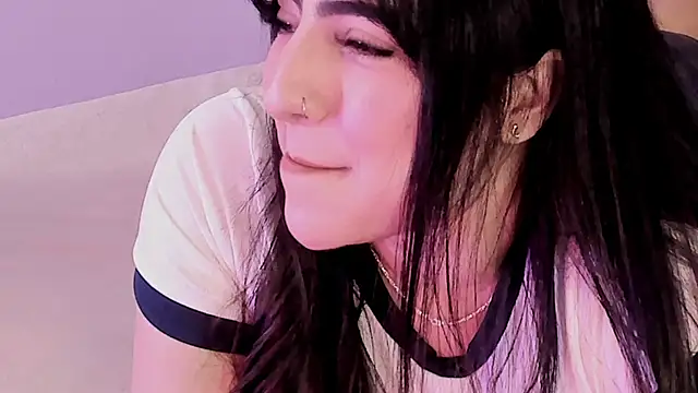 Camila Matinez  online show from 11/22/25, 01:04