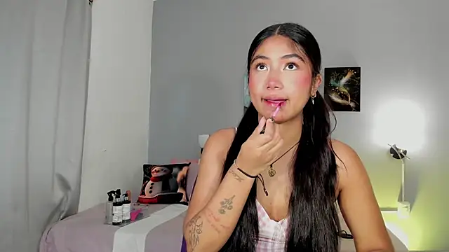 KimTayloor1 online show from 11/20/25, 07:35