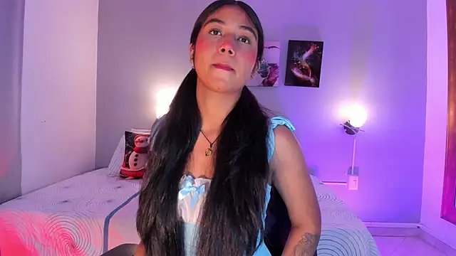 KimTayloor1 online show from 12/02/25, 07:53