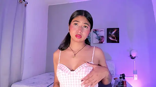 KimTayloor1 online show from 12/03/25, 07:56