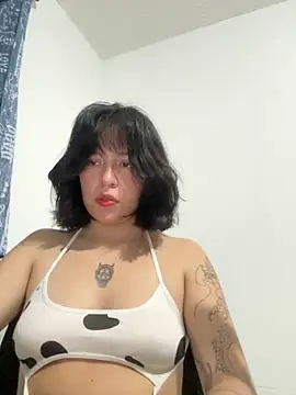 aliciia 23 online show from 10/15/25, 04:23