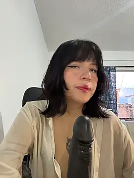 aliciia 23 online show from 11/21/25, 10:52