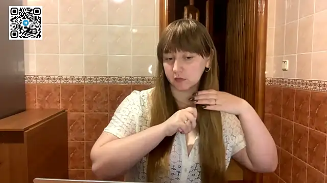 MaroonMoon  online show from 11/17/25, 09:09