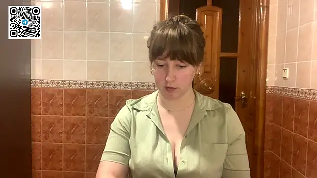 MaroonMoon  online show from 12/15/25, 08:57