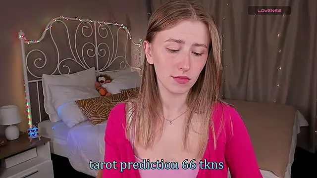 Snapshot of VesperaCeleste chatting on 09/14/25, 05:39 VesperaCeleste online show from 09/14/25, 05:39