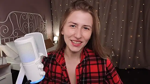 Snapshot of VesperaCeleste chatting on 11/09/25, 08:45 VesperaCeleste online show from 11/09/25, 08:45