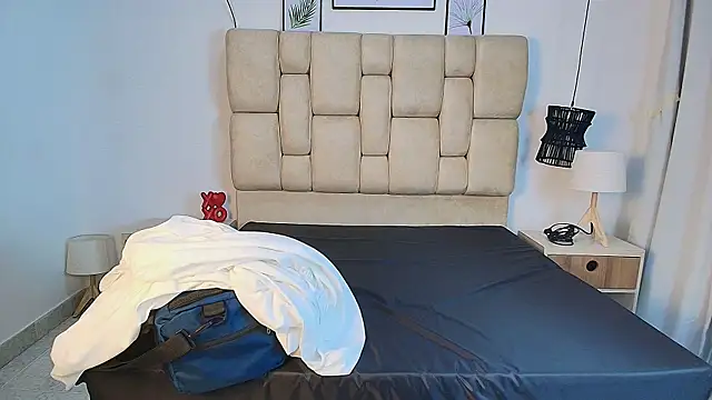 Snapshot of elizawiliamst chatting on 09/12/25, 11:54 elizawiliamst online show from 09/12/25, 11:54