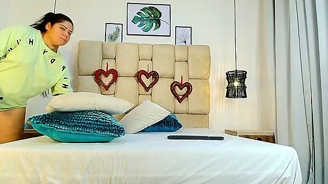 Snapshot of elizawiliamst chatting on 09/29/25, 12:54 elizawiliamst online show from 09/29/25, 12:54