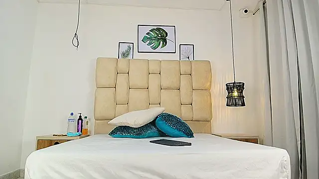 Snapshot of elizawiliamst chatting on 10/10/25, 11:53 elizawiliamst online show from 10/10/25, 11:53