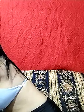 Snapshot of Vyxen__ chatting on 09/18/25, 04:36 Vyxen   online show from 09/18/25, 04:36