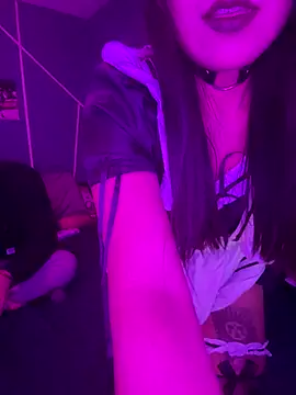 Snapshot of disvla chatting on 11/16/25, 07:14 disvla online show from 11/16/25, 07:14