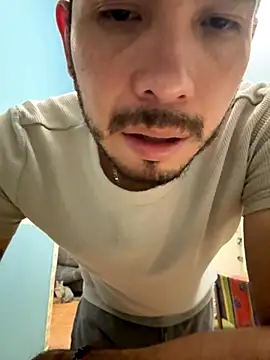 Snapshot of disvla chatting on 11/30/25, 09:57 disvla online show from 11/30/25, 09:57