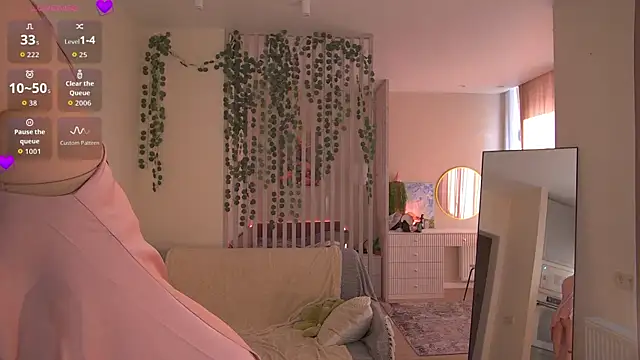 Snapshot of sofiapurex chatting on 05/05/26, 01:02 sofiapurex online show from 05/05/26, 01:02