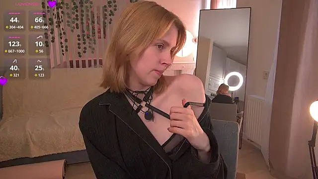 Snapshot of sofiapurex chatting on 05/09/26, 01:44 sofiapurex online show from 05/09/26, 01:44