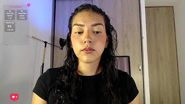 Snapshot of WendySuns_ chatting on 10/18/25, 01:08 WendySuns online show from 10/18/25, 01:08