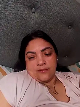 Snapshot of tiffany_Johnson1 chatting on 11/06/25, 01:23 tiffany Johnson1 online show from 11/06/25, 01:23