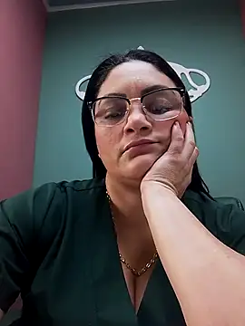 Snapshot of tiffany_Johnson1 chatting on 11/20/25, 04:29 tiffany Johnson1 online show from 11/20/25, 04:29