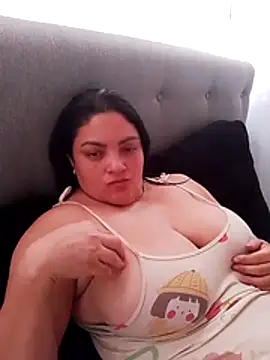 Snapshot of tiffany_Johnson1 chatting on 11/30/25, 03:49 tiffany Johnson1 online show from 11/30/25, 03:49