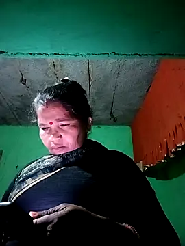 Manavi x online show from 02/18/26, 02:35