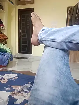 Snapshot of bobby3374 chatting on 09/19/25, 01:29 bobby3374 online show from 09/19/25, 01:29