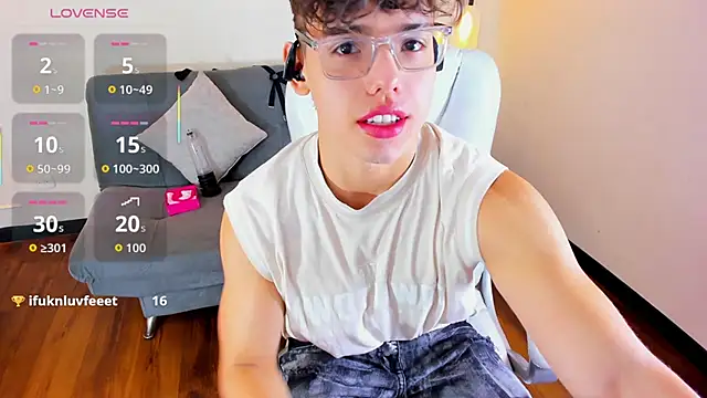 Snapshot of Jhoumod_21 chatting on 09/09/25, 10:15 Jhoumod 21 online show from 09/09/25, 10:15