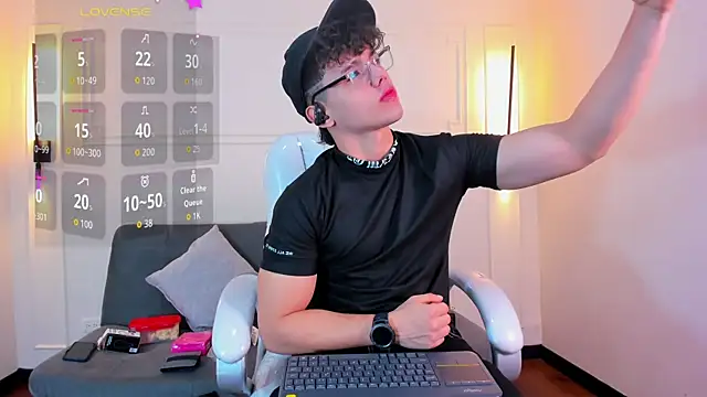 Snapshot of Jhoumod_21 chatting on 09/19/25, 10:38 Jhoumod 21 online show from 09/19/25, 10:38