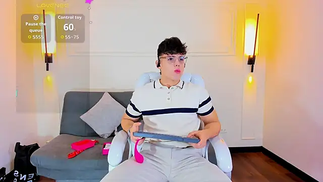 Snapshot of Jhoumod_21 chatting on 09/29/25, 12:32 Jhoumod 21 online show from 09/29/25, 12:32