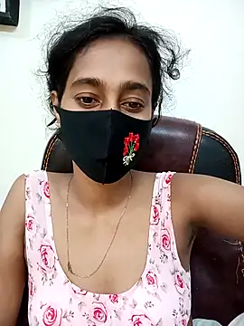 Snapshot of Softecho-03 chatting on 10/27/25, 02:48 Softecho-03 online show from 10/27/25, 02:48