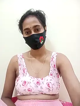 Snapshot of Softecho-03 chatting on 10/31/25, 02:51 Softecho-03 online show from 10/31/25, 02:51