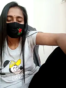 Snapshot of Softecho-03 chatting on 11/18/25, 12:27 Softecho-03 online show from 11/18/25, 12:27